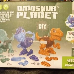 BUILD A DINOSAUR KIT